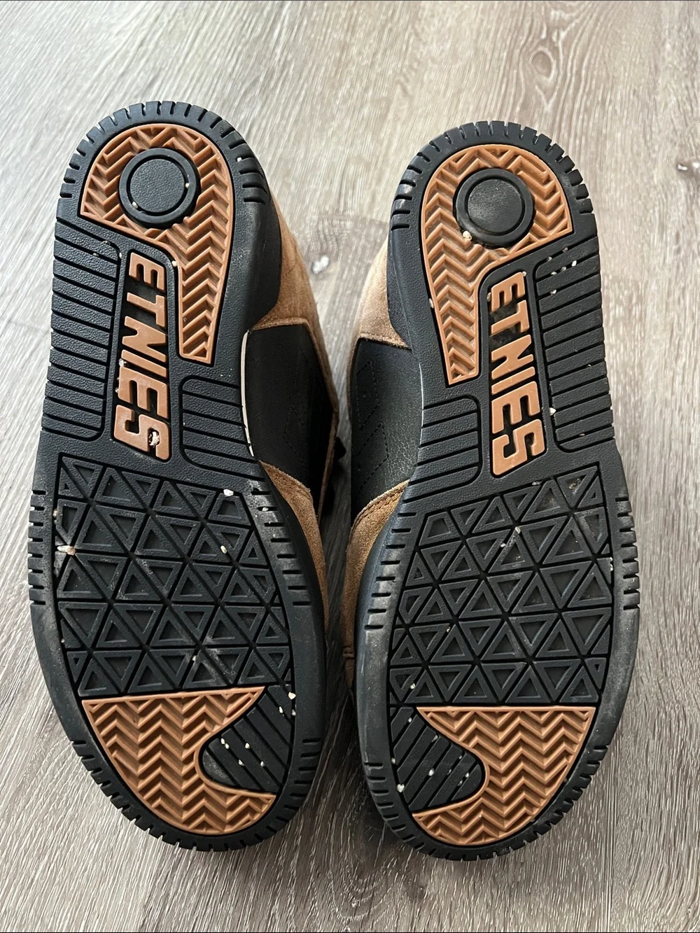 Etnies “Faze” Men’s Brown and Black Suede Skate Shoes - Picture 3 of 4